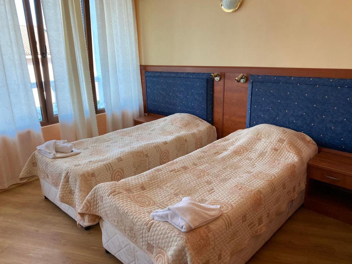 Pancho Family Hotel كرانيفو المظهر الخارجي الصورة