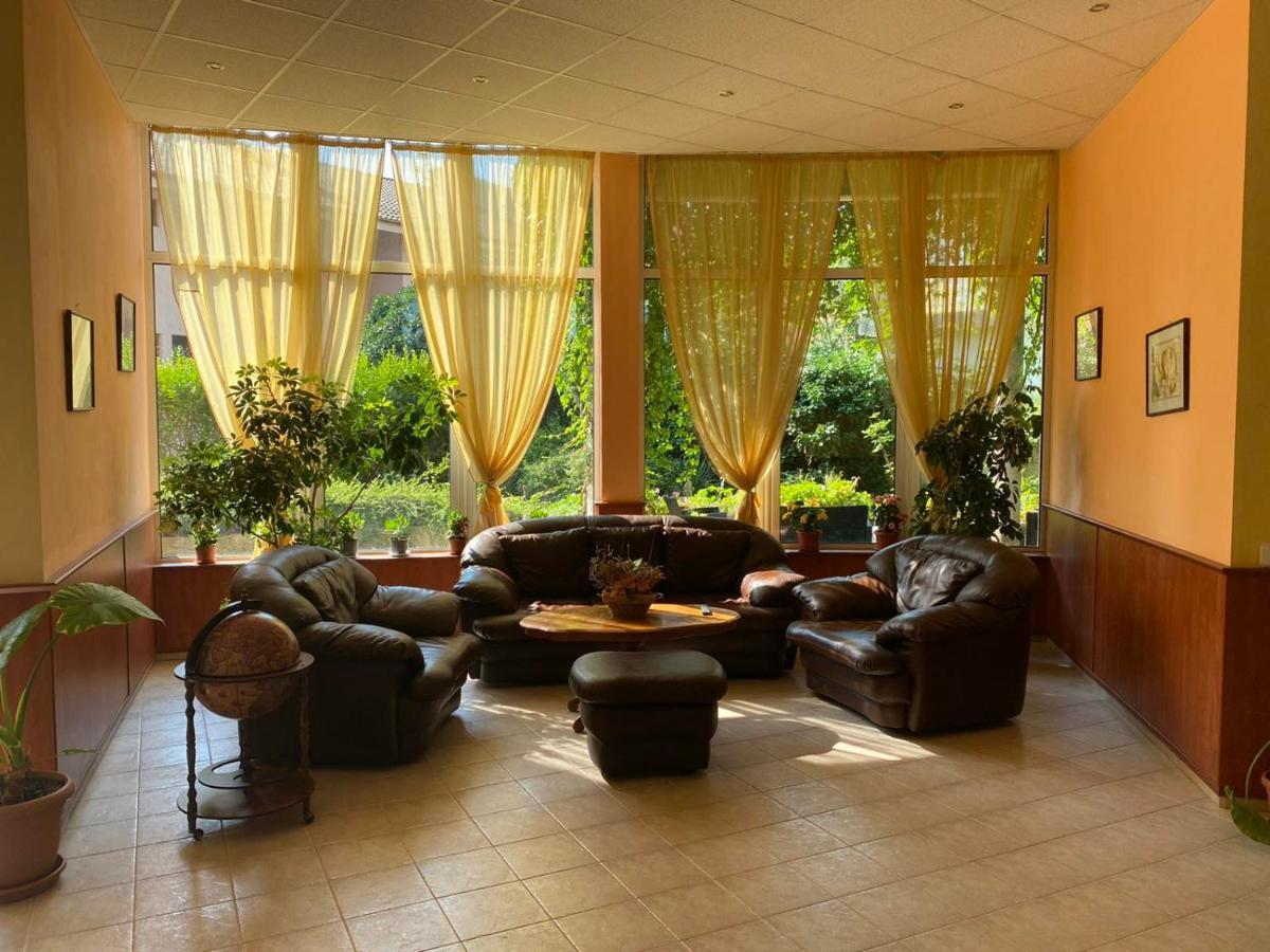 Pancho Family Hotel كرانيفو المظهر الخارجي الصورة