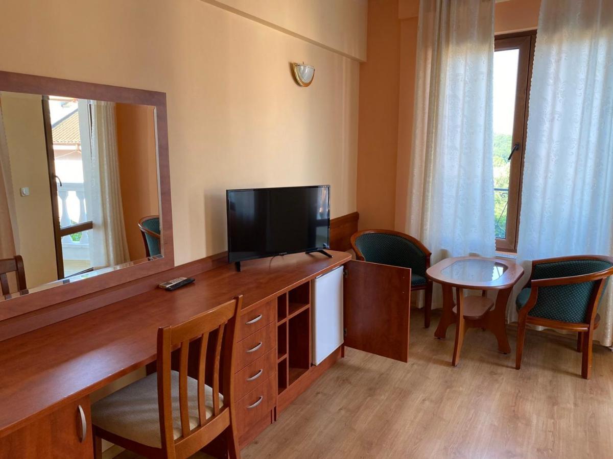 Pancho Family Hotel كرانيفو المظهر الخارجي الصورة