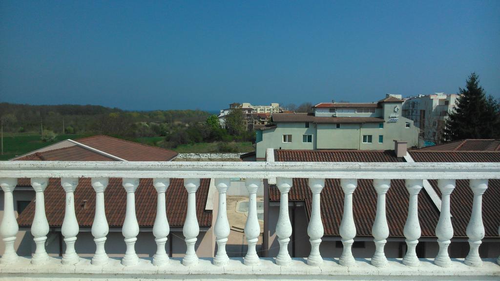Pancho Family Hotel كرانيفو الغرفة الصورة