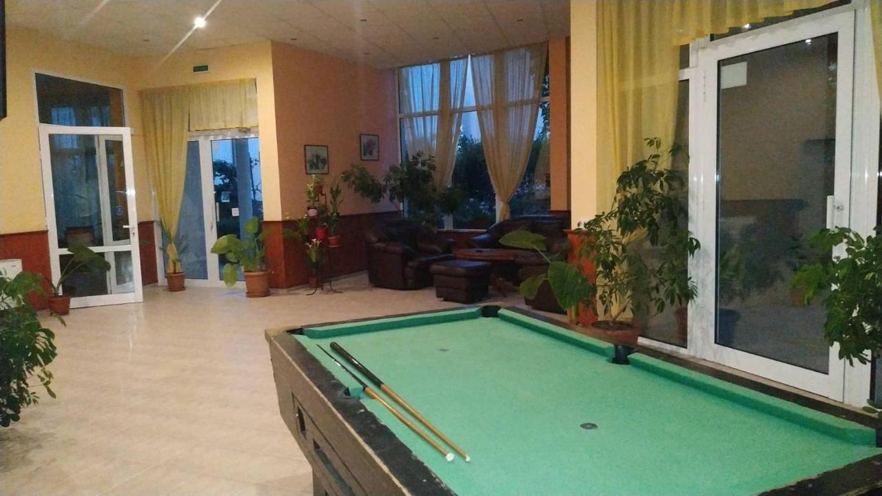 Pancho Family Hotel كرانيفو المظهر الخارجي الصورة