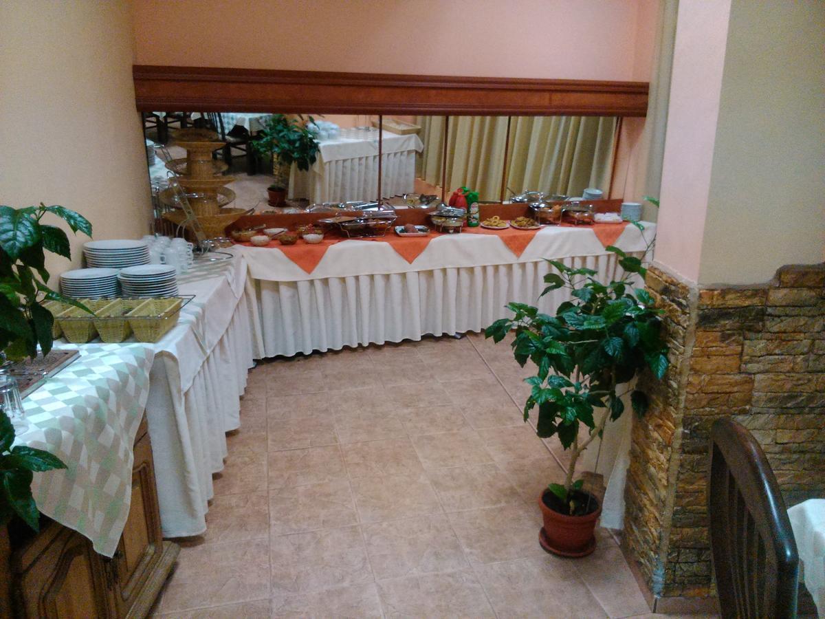 Pancho Family Hotel كرانيفو المظهر الخارجي الصورة